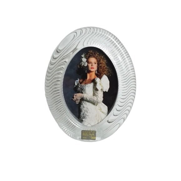 Mikasa Crystal Oval Picture Frame - Picture 1 of 7